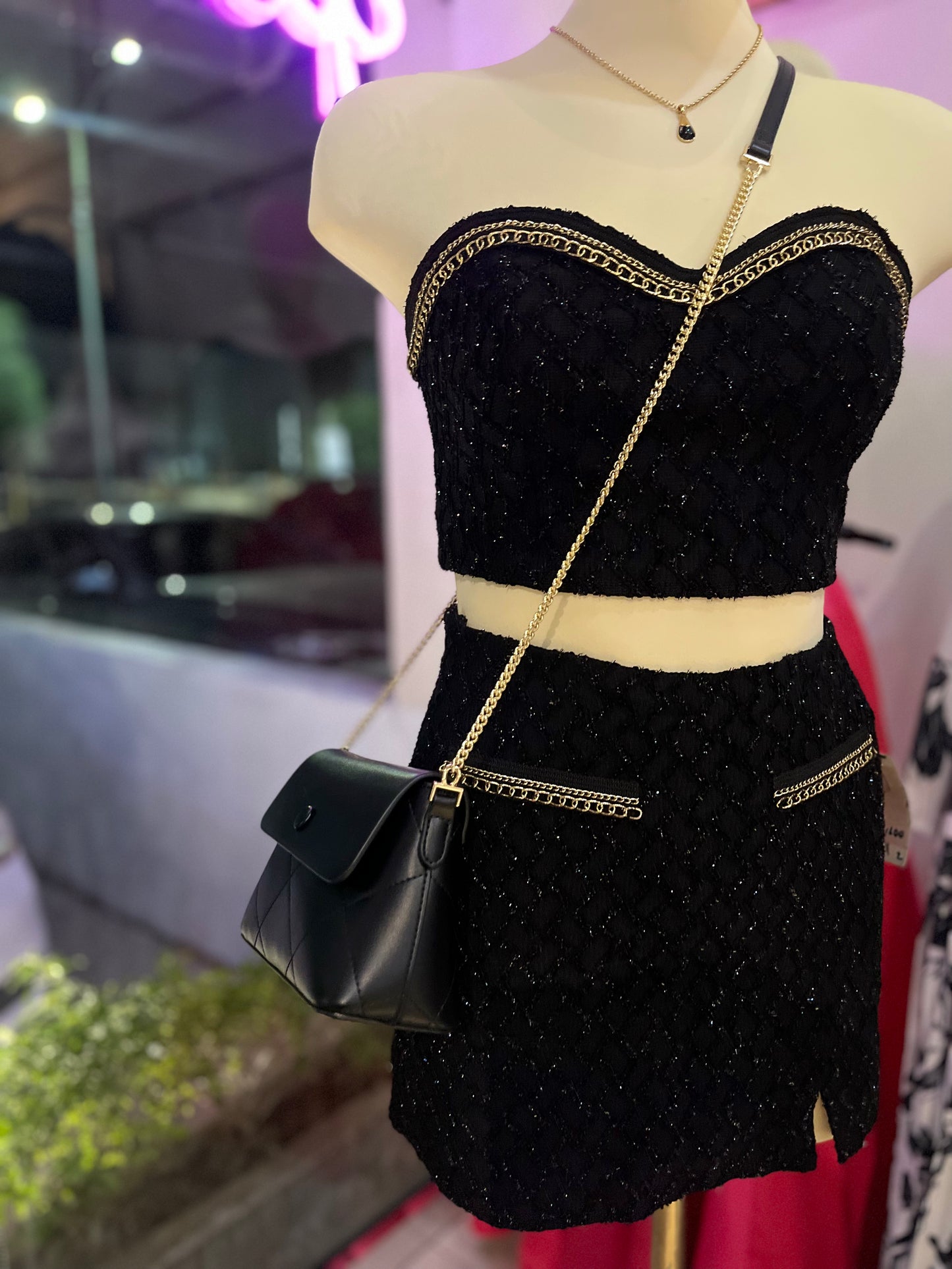 Conjunto Top y Falda con cadenas