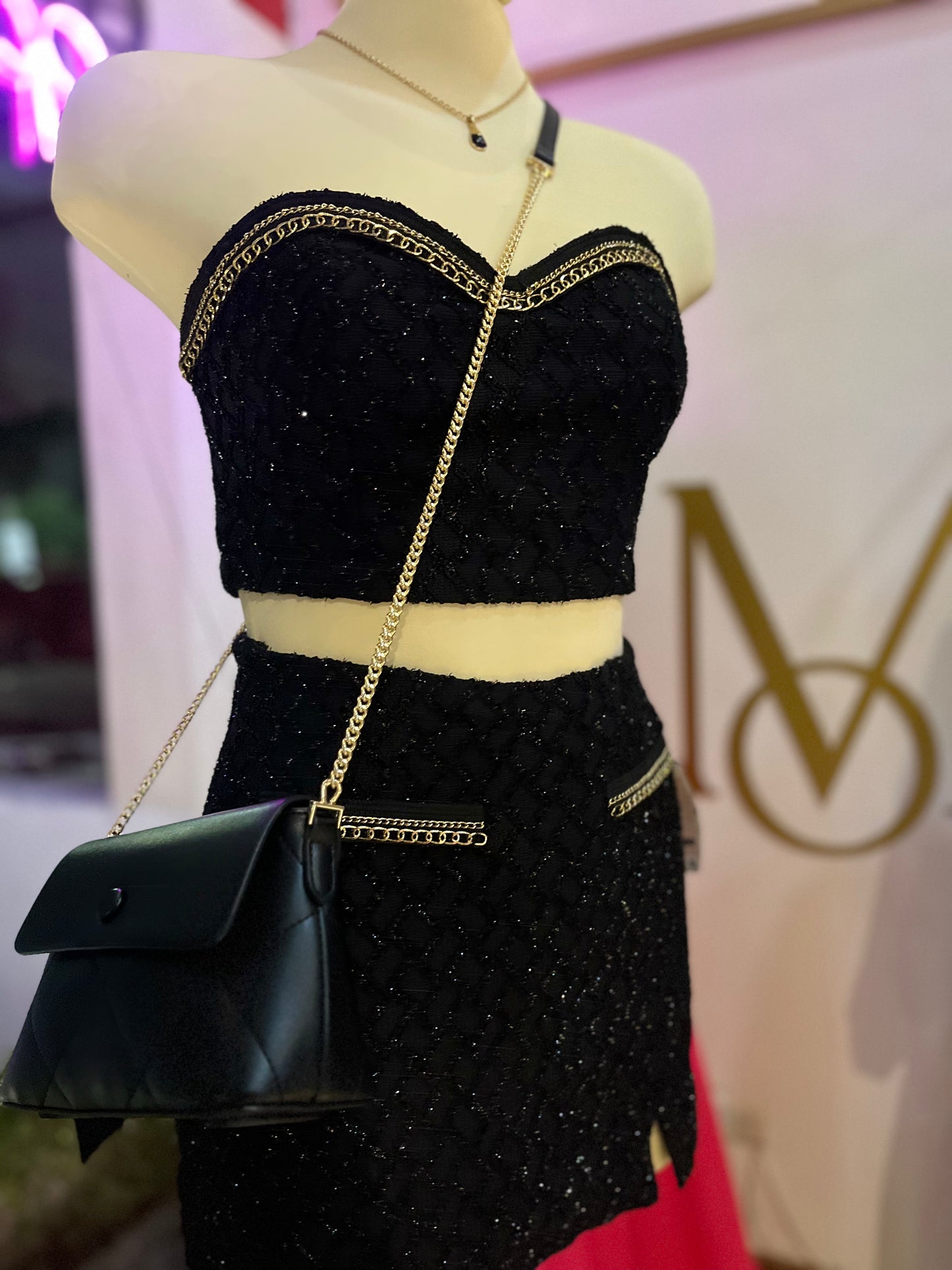 Conjunto Top y Falda con cadenas